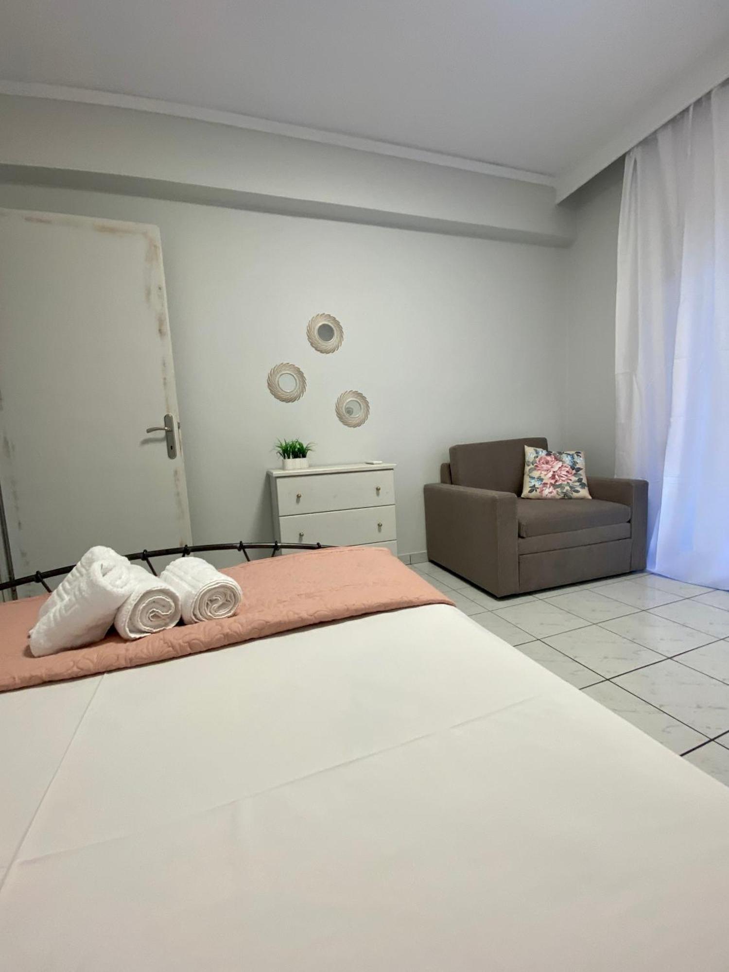 Peramore Apartment Néa Péramos Eksteriør billede